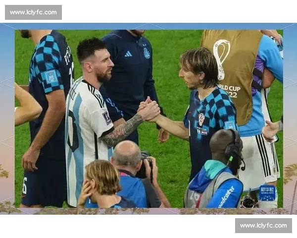 从死忠球迷视角解读球队荣耀与低谷背后的热爱与坚持故事真实情感记录